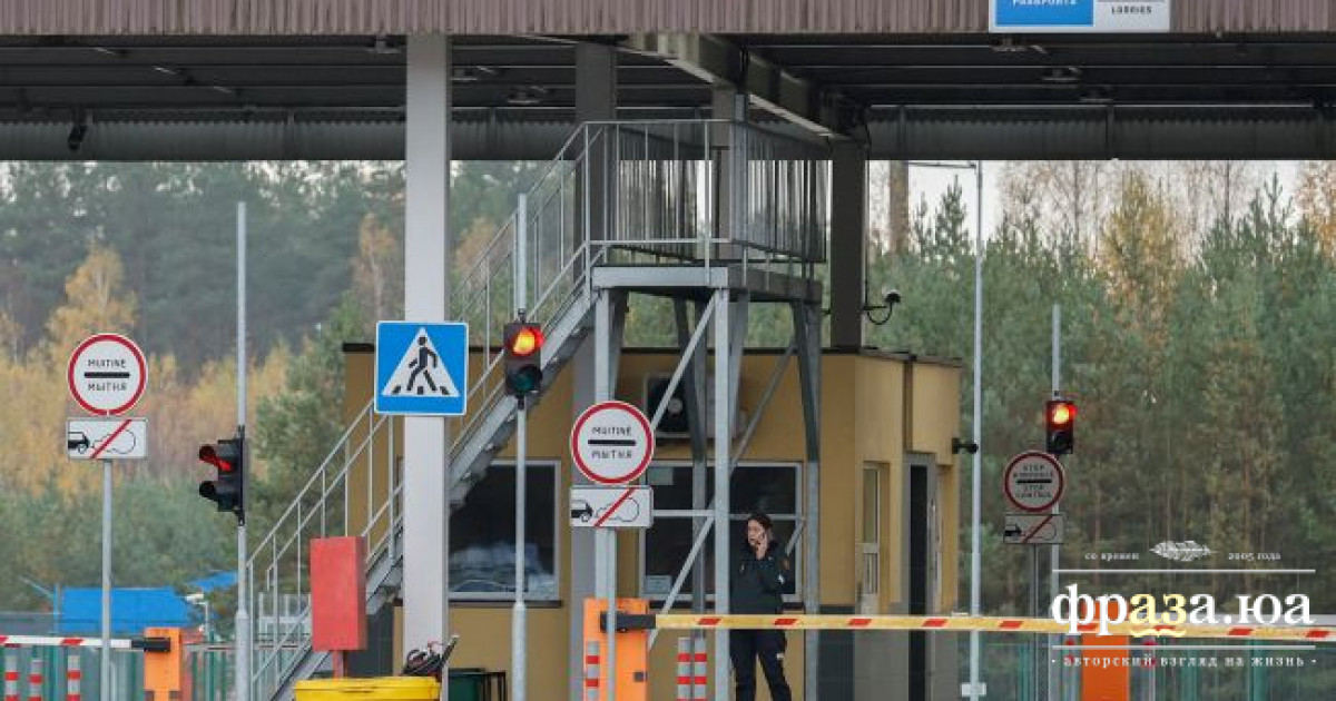 Білорусь перестала випускати за кордон росіян-призовників