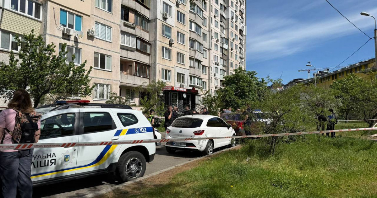У Києві чоловік випав із 11-го поверху – вижити не вдалося